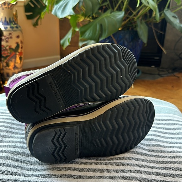 Girl’s Winter Sorel Boots - Picture 4 of 5